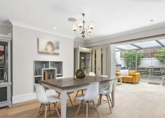 St Johns Wood 3 Bed Executive Apartment