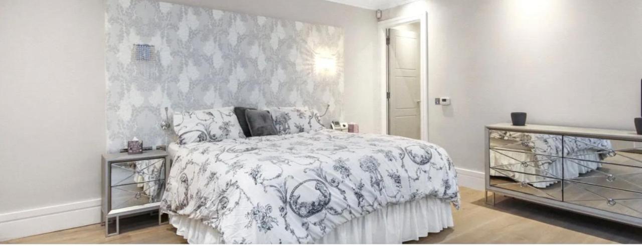 St Johns Wood 3 Bed Executive *